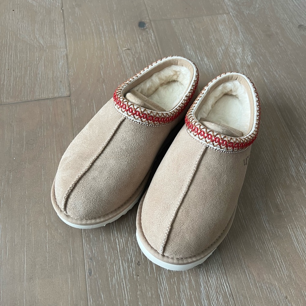 UGG Women’s Tasman Sand Dark Cherry Size 9 - Brand new